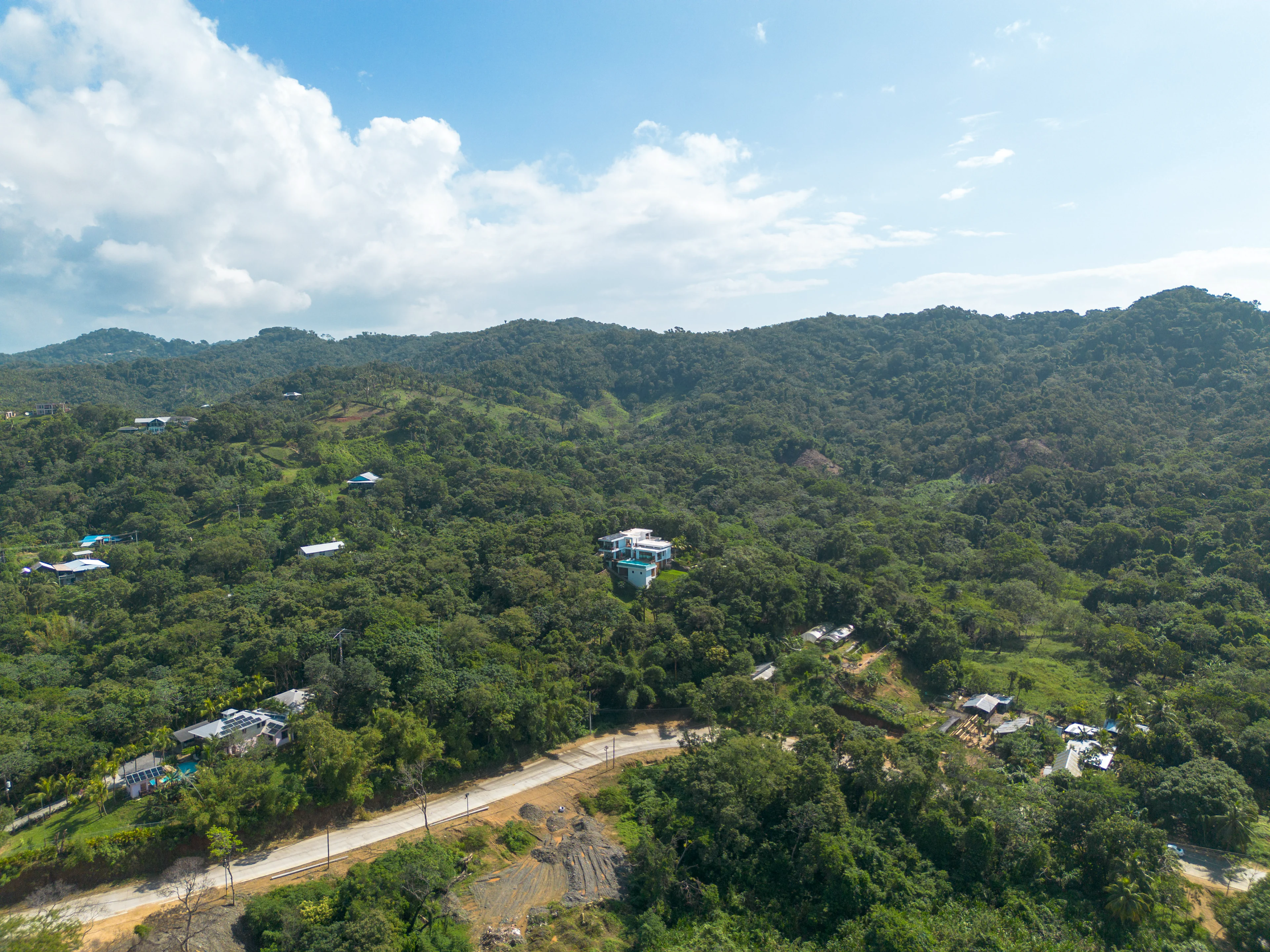 Hilltop Paradise — photo 11