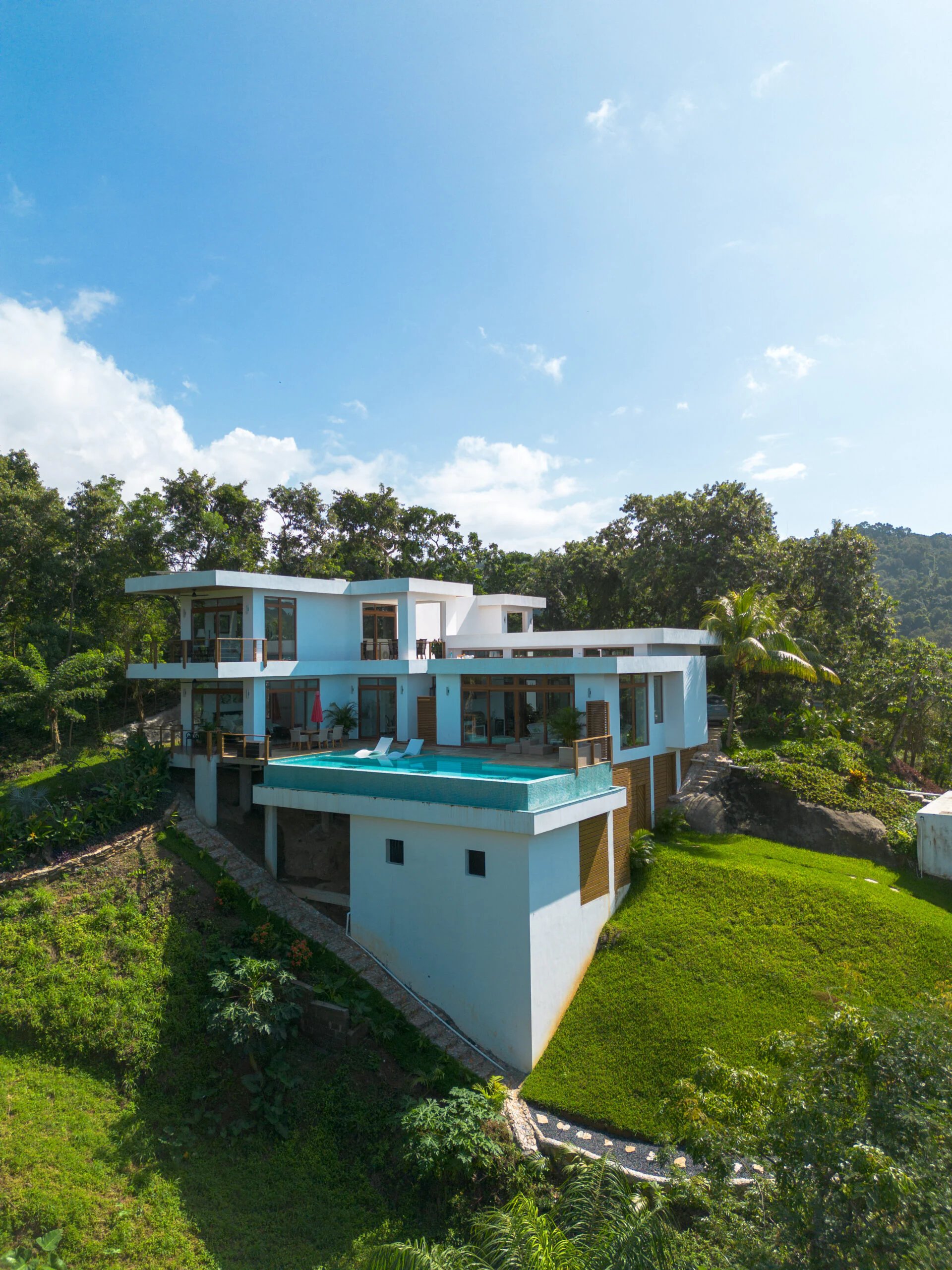 Hilltop Paradise — photo 16