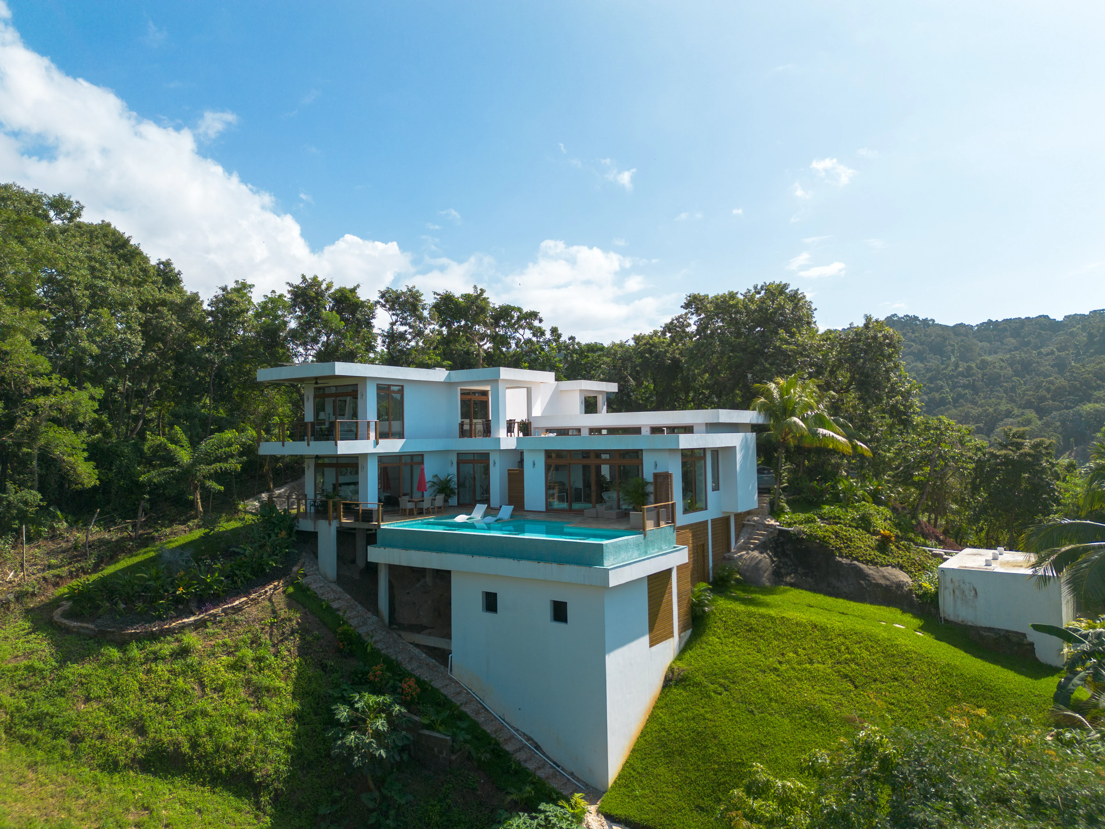 Hilltop Paradise — photo 17